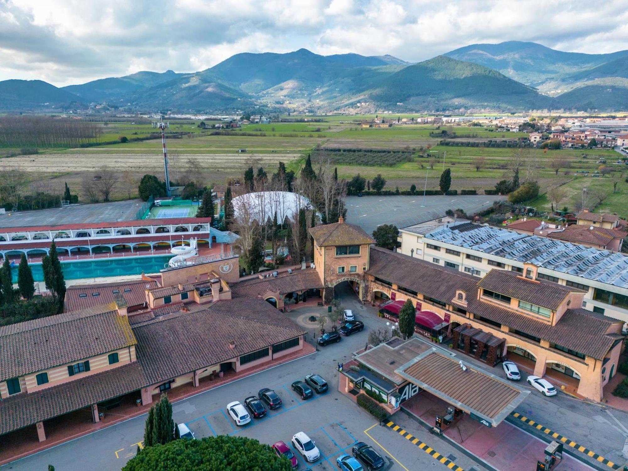 Hotel Boccaccio Calcinaia Eksteriør billede